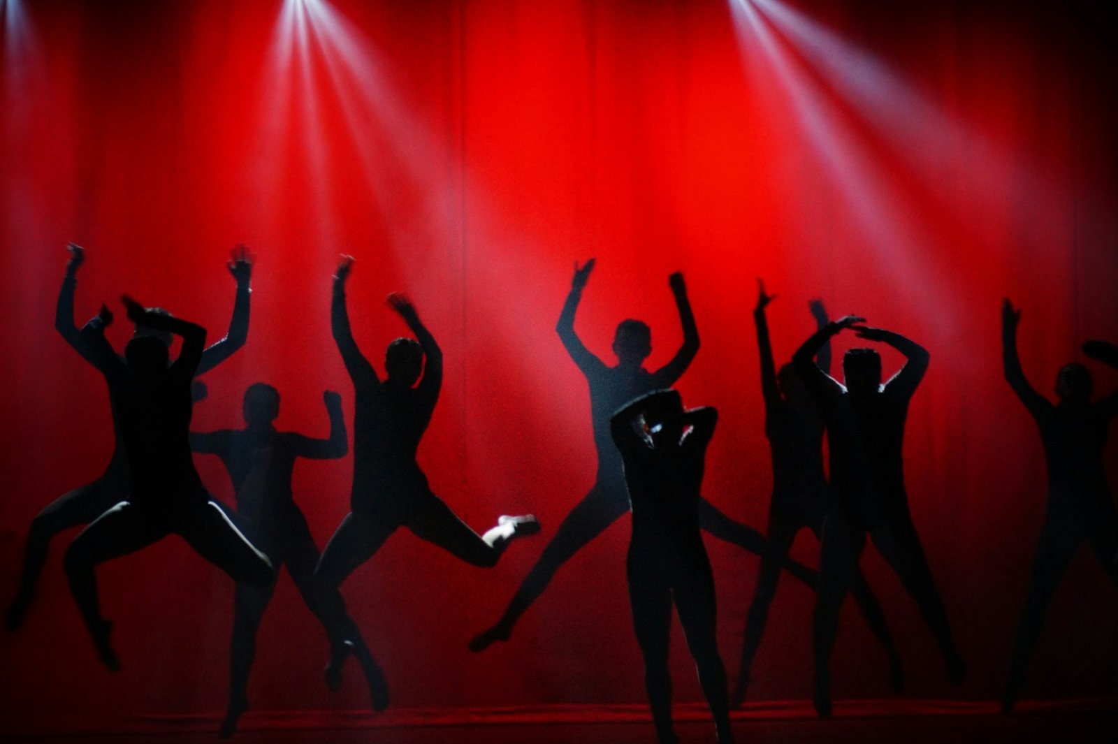 Dancers silhouette